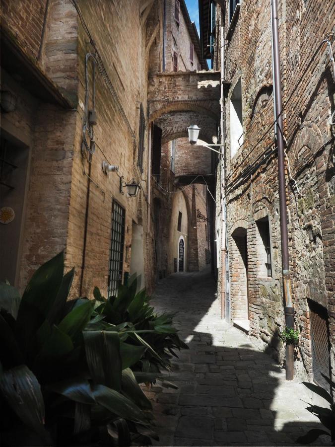 Azzi B&B Comfortably, In The Quietness Of The Perugia Historical Centre Exterior foto
